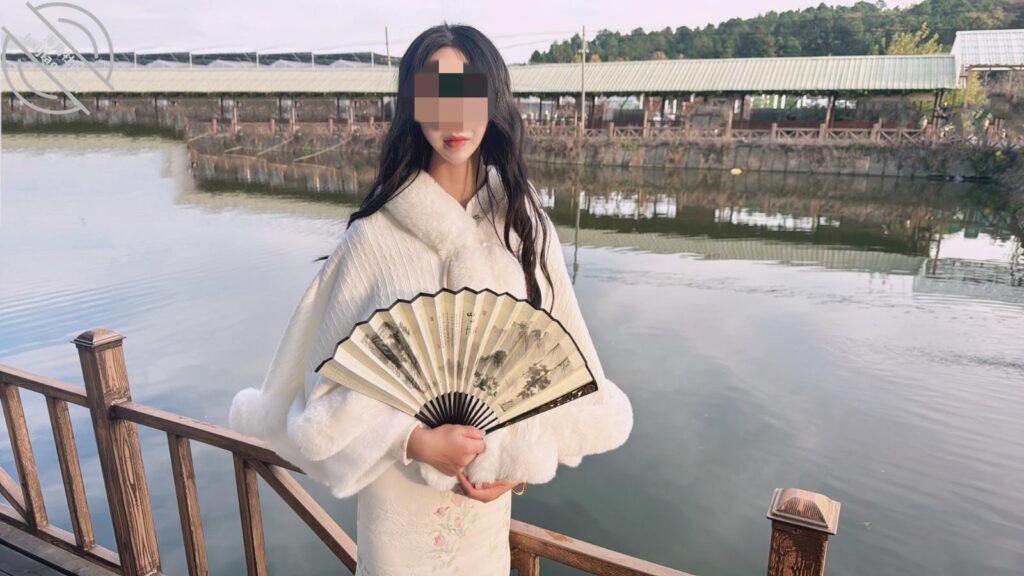 【原创视频】大姐禁欲半个月，吃了两下鸡巴嫩逼就开始拉丝，水都滴到脚上了-会喷水的亲姐姐社区-姐姐-QXSQ