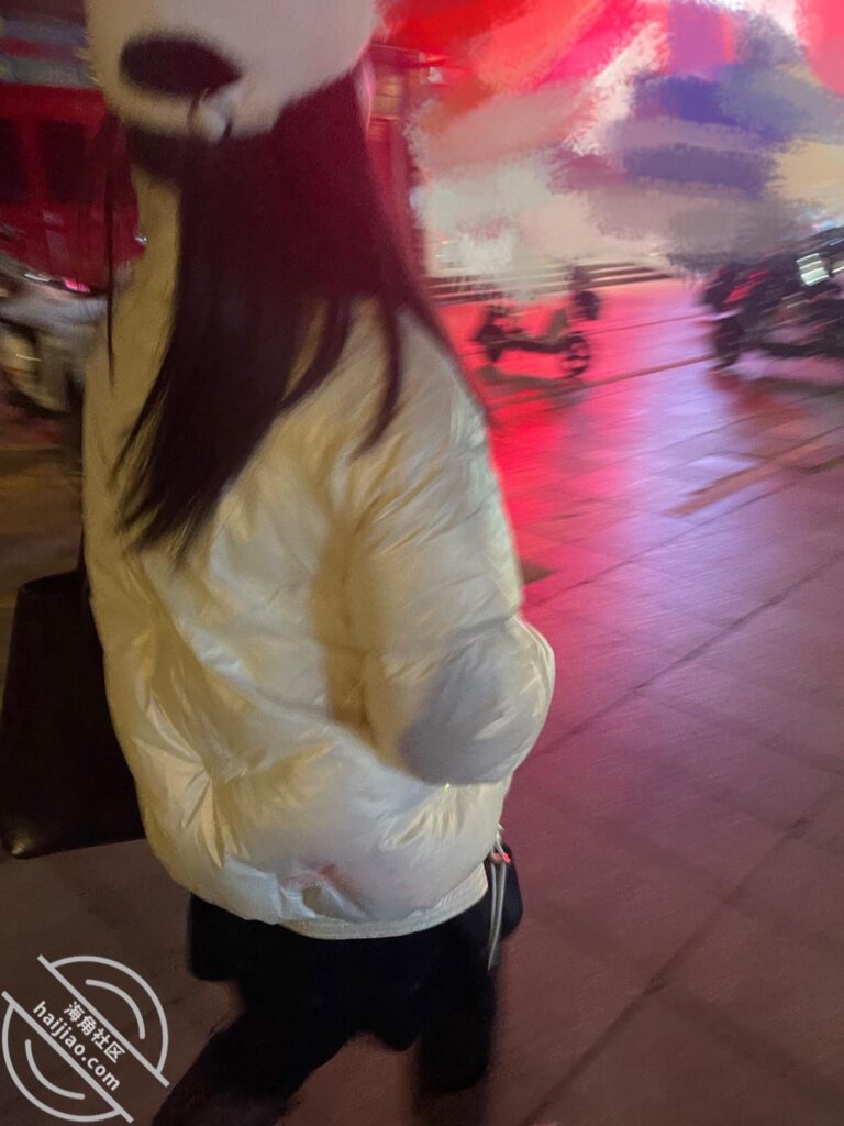 和老妈逛街-爱母小生社区-妈妈-QXSQ