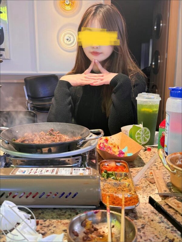 原创:趁老哥不在家,拿下他那超高颜值的老婆,光她那张脸就够我射得了~-QXSQ