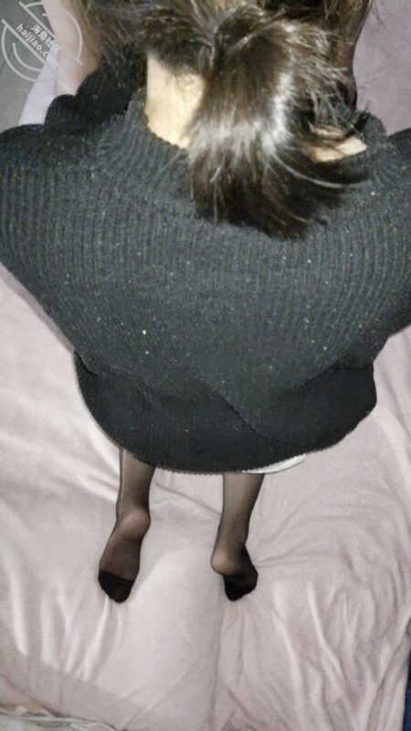 原创视频贴 姐姐的95斤闺蜜 黑丝换白袜 操的时候说好喜欢我-QXSQ