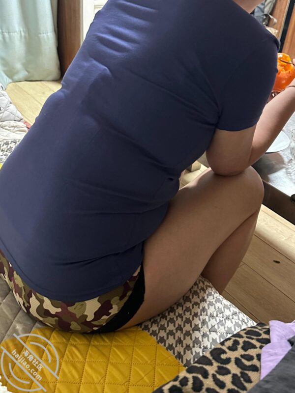 记录（2） 更新和妈妈日常，跟妈妈跨年，她最喜欢穿迷彩和豹纹内衣了-QXSQ