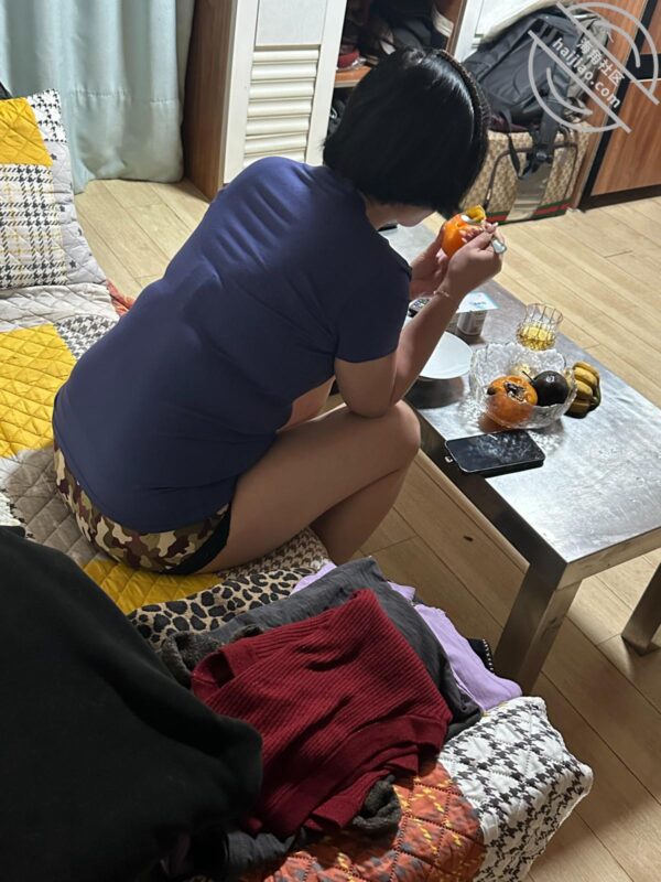 记录（2） 更新和妈妈日常，跟妈妈跨年，她最喜欢穿迷彩和豹纹内衣了-QXSQ