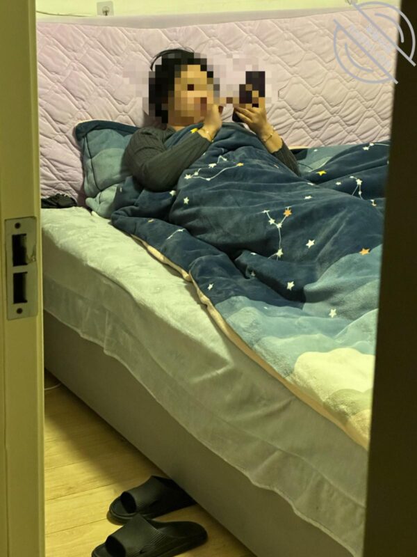 记录（3） 第一次偷拍我妈妈脱衣服，差点被发现-QXSQ