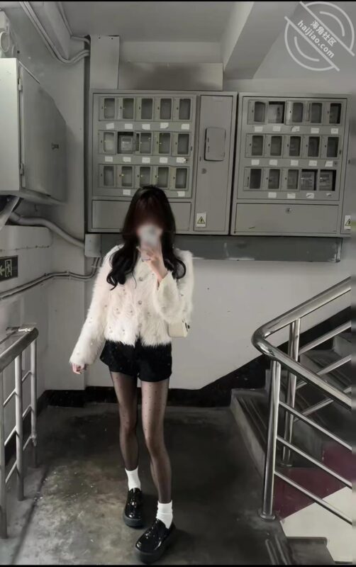 关于我去我妹屋里打飞机这个事-QXSQ