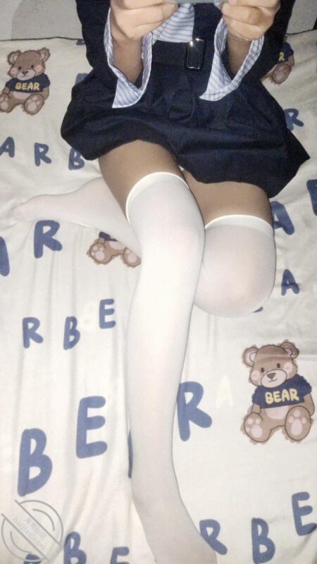 【原创视频】在酒精作用下我半强迫上了我的亲妹妹 抓着白袜脚内射滚烫精液-QXSQ