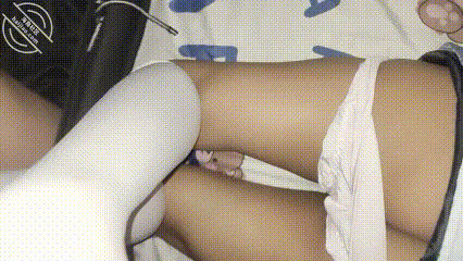 【原创视频】在酒精作用下我半强迫上了我的亲妹妹 抓着白袜脚内射滚烫精液-QXSQ