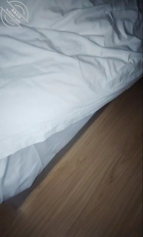 原创真实第一视角操老妈，小鸡巴硬插骚穴。插的淫穴冒白浆。-QXSQ