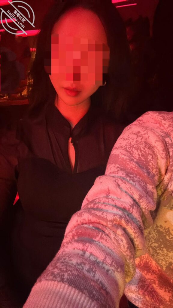 【55分原创】酒吧里爆操醉酒姐姐，酒劲上头让姐姐喝尿，在带到酒店睡奸肛射-会喷水的亲姐姐社区-姐姐-QXSQ