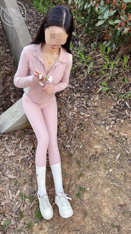 【海角原创】186你们朝思暮想姐姐的瑜伽裤来了，几十张图一次看个够吧-QXSQ